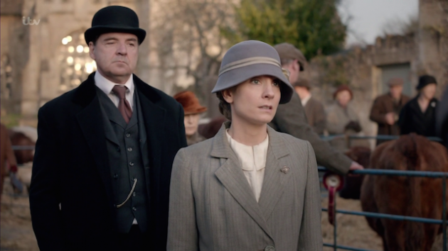 DowntonAbbey602-17h44m15s751